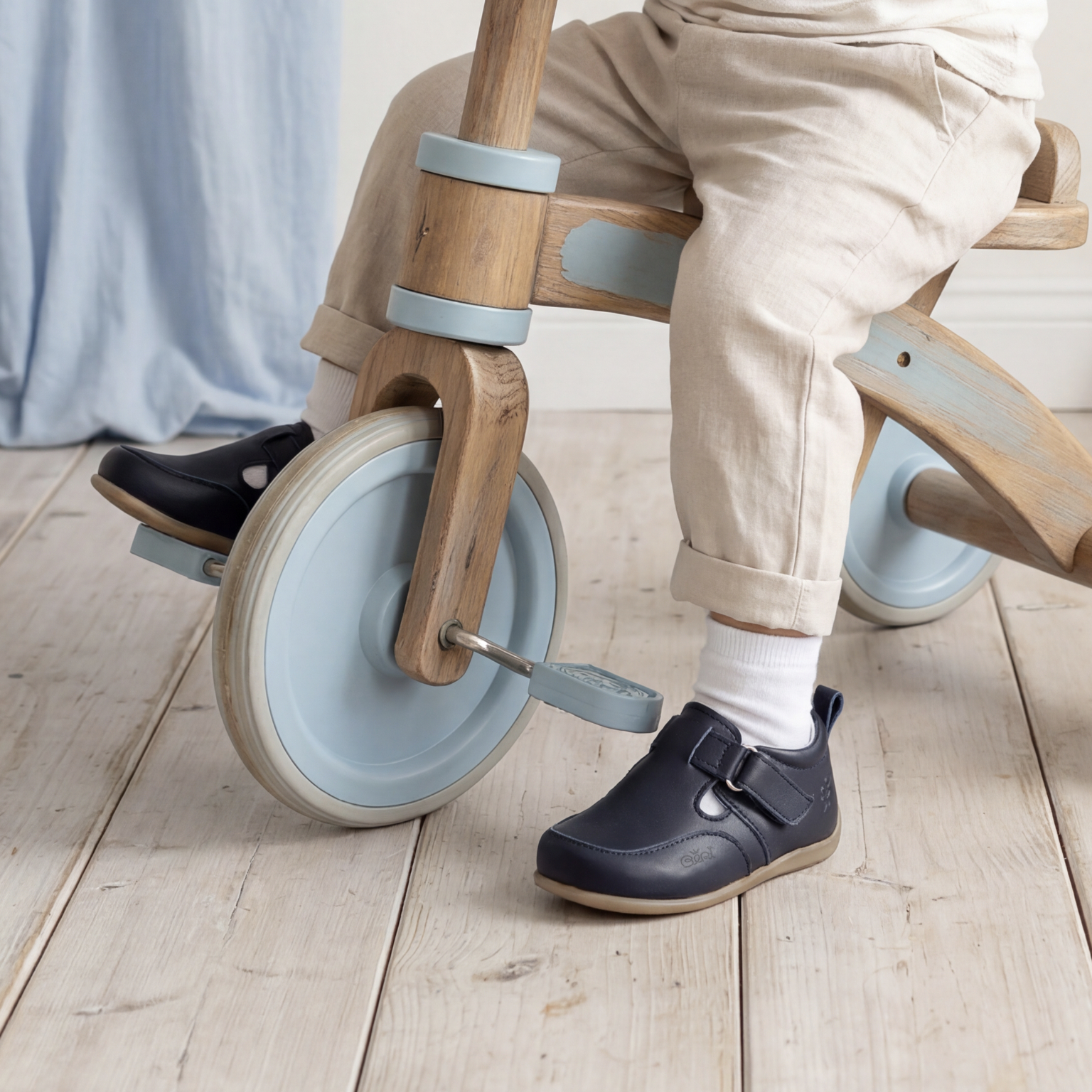 Rodrigo Navy Shoe with Camel Sole - Image 2